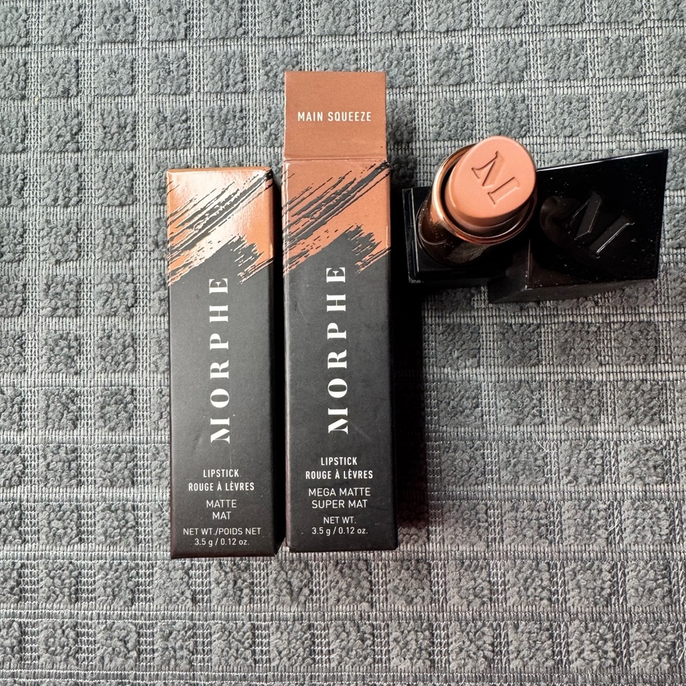 Morphe Mega Matte Lipstick - Bold Coral